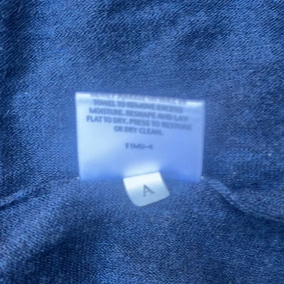 Eileen Fisher NWOT indigo 100% Marino wool classy lightweight long sleeve sz 2P - Picture 8 of 9